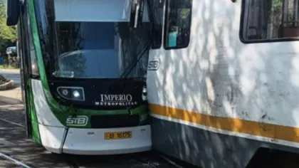 Două tramvaie s-au ciocnit în Capitală! Un minor rănit în accident a fost dus la spital