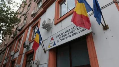 Bugetarii din ”raiul” ANRE cărora le-au fost scăzute salariile reclamă că mai pot plăti ratele la credite și taxele școlare ale copiilor!