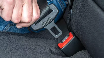 Cine este amendat dacă într-o cursă de ridesharing pasagerul nu poartă centura de siguranță?