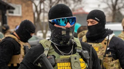 Cel puțin 10 români au fost reținuți de ICE în Statele Unite. Oamenii pot fi ridicați de pe stradă pe motiv că au accent străin