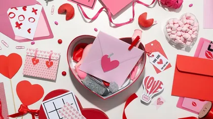 Cum să spui „Te iubesc” pe 14 Februarie: Cele mai frumoase mesaje de Ziua Îndrăgostiților care topesc inimi și nu numai