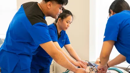 Bătut în timp ce salva o viață! Incident grav la Spitalul Borșa. Medicul a fost ATACAT de familia unei paciente în timp ce o resuscita. Reacția oficială a DSU