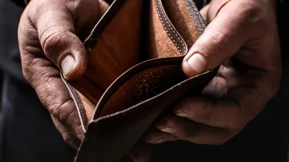 Un pensionar sărac a încasat o avere de la stat: Peste 100.000 de euro restanțe și o pensie de 1.400 de euro pe lună