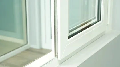 Ți-au ”îmbătrânit” termopanele și lasă frigul și zgomotele în casă? Le poți face ca noi cu doar 50 de lei!