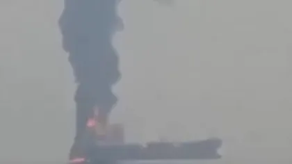 Un petrolier se scufundă în Strâmtoarea Ormuz, după ce a fost atacat de Gardienii Revoluției din Iran