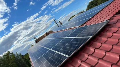 Ce alternative au românii pentru instalarea de panouri fotovoltaice, după suspendarea programului Casa Verde