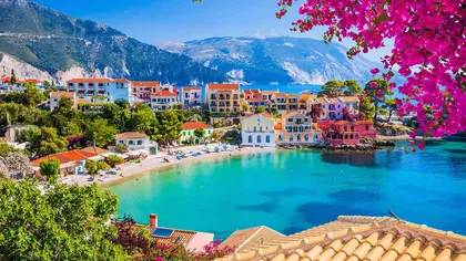 Vacanţele în Grecia ar putea deveni mai scumpe. Războiul din Orientul Mijlociu loveşte în transport şi turism