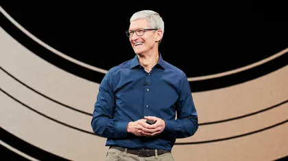 Tim Cook pleacă din funcția de CEO al Apple după 15 ani. Cine îl va înlocui