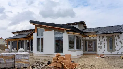 Cum accesezi creditul pentru construcţii. Este varianta optimă pentru românii care vor să-și facă o locuință de la zero