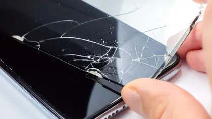 Folia de protecție din sticlă, accesoriul care îți poate salva telefonul. Cum o alegi corect, potrivit specialiștilor