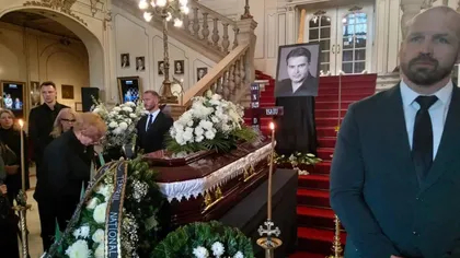 Imagini sfâșietoare de la slujba de înmormântare a lui Ioan Isaiu. Actorul este condus pe ultimul drum de familie și apropiați