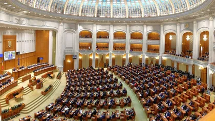 Deputații joacă alba-neagra cu legea care crește pensiile militare. Proiectul de act normativ a dispărut subit de pe ordinea de zi!