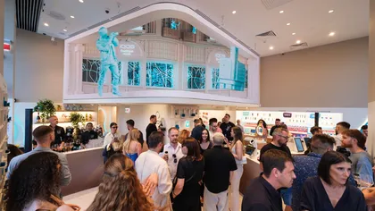 Noul IQOS Boutique Victoriei: concept de tip Retail 2.0 și o instalație artistică semnată Sebastian Comănescu