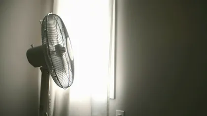 Temperatura ideală în dormitor vara. Câte grade ar trebui să fie în cameră pentru un somn odihnitor