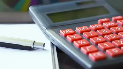 Românii ce obțin salariul minim pe economie pierd aproape 1.800 de lei lunar în favoarea statului în 2026