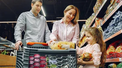 În sfârșit, o veste bună pentru români. Plafonarea adaosului comercial la alimentele de bază a fost prelungită!