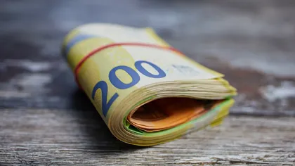 Se schimbă regulile pentru plățile în numerar. Sumele cash de peste 10.000 de euro vor fi interzise în UE