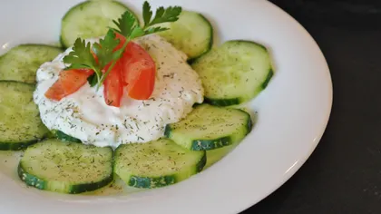 Cum să faci tzatziki ca în Grecia. Care este secretul celui mai cunoscut preparat al bucătăriei grecești