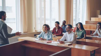 Noua lege a salarizării. Profesorii atrag atenția că un lector universitar are salariul mai mic decât un asistent, ce alte anomalii mai sunt în noul proiect de lege