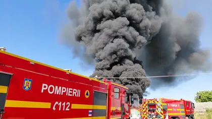 A fost emis mesaj RO-Alert, incendiu la o hală de depozitare şi prelucrare a deşeurilor şi maselor plastice din Prahova
