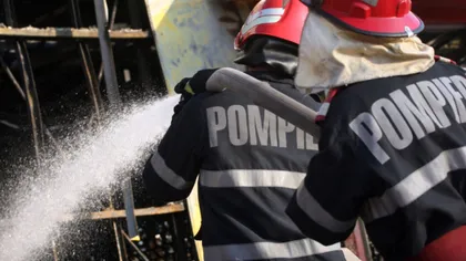 Incendiu la un depozit de electrocasnice din Arad. Pompierii au intervenit de urgență