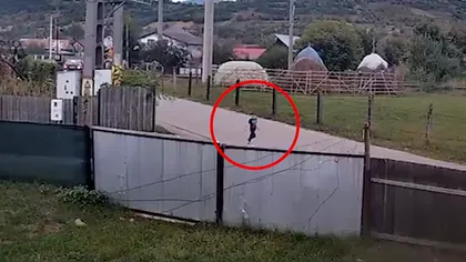 Mama copilașului înecat în râul Trotuș, huiduită de localnici. Ce acuzații îi aduc oamenii furioși: „Criminalo!”. Peste 250 de polițiști l-au căutat pe Iosif