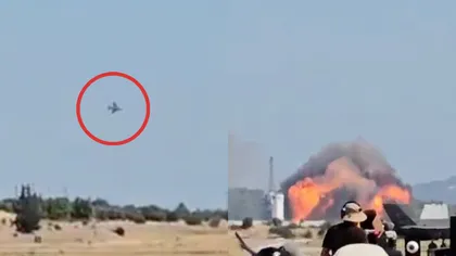 Un avion de vânătoare s-a prăbușit în timpul unui spectacol aerian din Grecia. Cei doi piloți au murit VIDEO