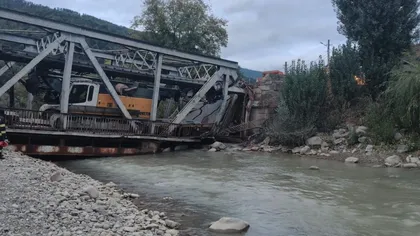 Pod avariat de un TIR în Bacău. Autoritățile au convocat Comitetul pentru Situații de Urgență, traficul este deviat