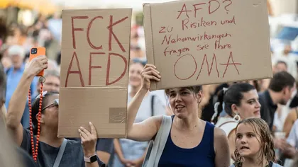 Mitinguri anti-AfD în marile orașe ale Germaniei, după victoria extremiștilor de dreapta la alegerile regionale din Saxonia-Anhalt. ”Apărați democrația! Interziceți AfD acum!”