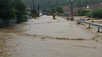 Cod roșu de inundații în 11 județe! A fost convocat Comitetul pentru Situații de Urgență
