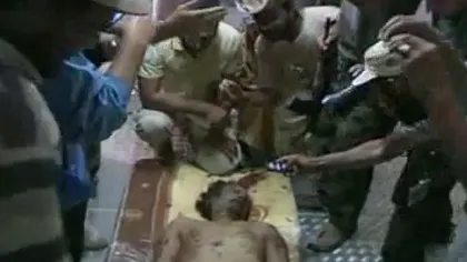 Corpul lui Muammar Gaddafi, expus într-un mall VIDEO