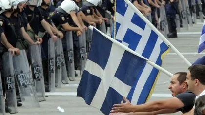 Proteste în Grecia: Poliţia a folosit gaze lacrimogene împotriva manifestanţilor violenţi