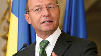 Băsescu şi Boc au dat discursul Regelui Mihai pe Ziua Armatei