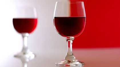 Vinul roşu previne cancerul