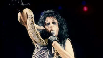 Alice Cooper: Aş fi prăjit-o pe Lady Gaga la grătar!