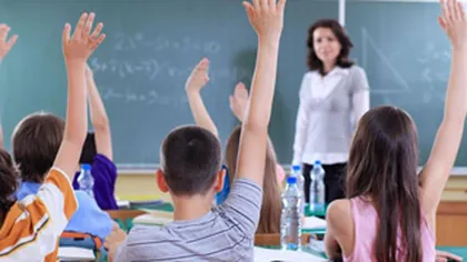 700 de elevi din Sibiu au pierdut alocaţia din cauza absenţelor