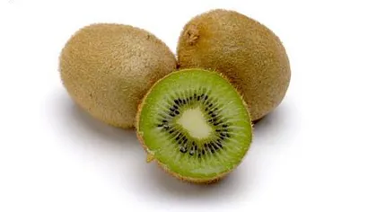 Cinci motive pentru care kiwi nu trebuie să lipsească din alimentaţie