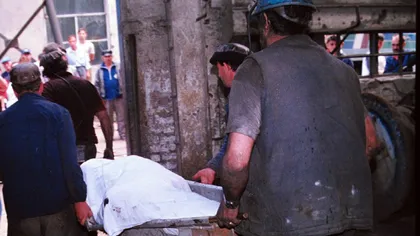 Două persoane au murit prinse sub o porţiune din halda de zgură din Hunedoara