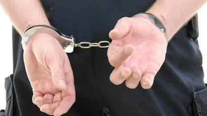 Ziua omul legii, noaptea hoţ: Un poliţist, cercetat pentru tentativă de furt calificat