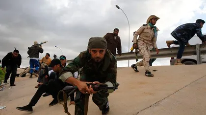 Ciocniri violente la Tripoli, soldate cu 13 morţi