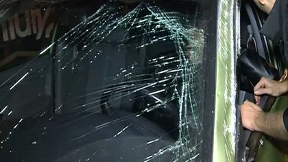 ACCIDENT: Şmecher la volan răsturnat în Piaţa Romană