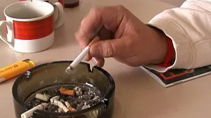 Românii renunţă la fumat în lunile de iarnă