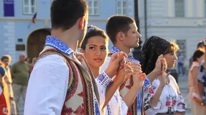 Sibiu: Parada costumelor populare