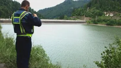 O maşină a căzut într-un lac lângă Rovinari