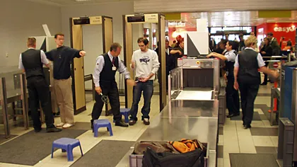 Greva agenţilor de securitate de pe aeroporturile franceze continuă