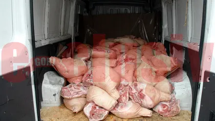 Peste două tone de carne, confiscate de poliţiştii din Târgu-Jiu