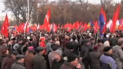 Chişinău: 15.000 de simpatizanţi comunişti au cerut demisia Guvernului VIDEO