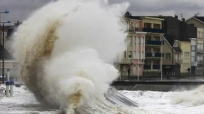 Franţa, măturată de furtuna Ioachim. 300.000 de gospodării, fără curent electric - VIDEO