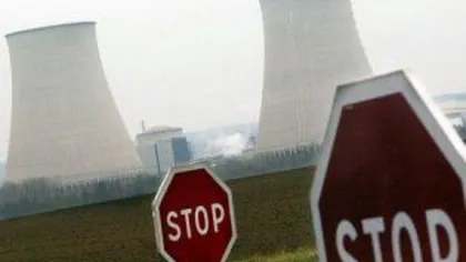 Militanţi ai Greenpeace au pătruns într-o centrală nucleară din Franţa