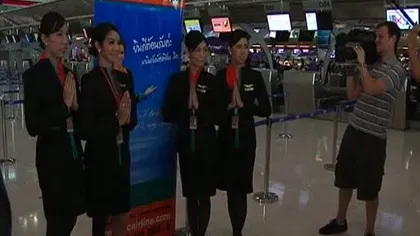 Primii travestiţi-stewardese în Thailanda VIDEO